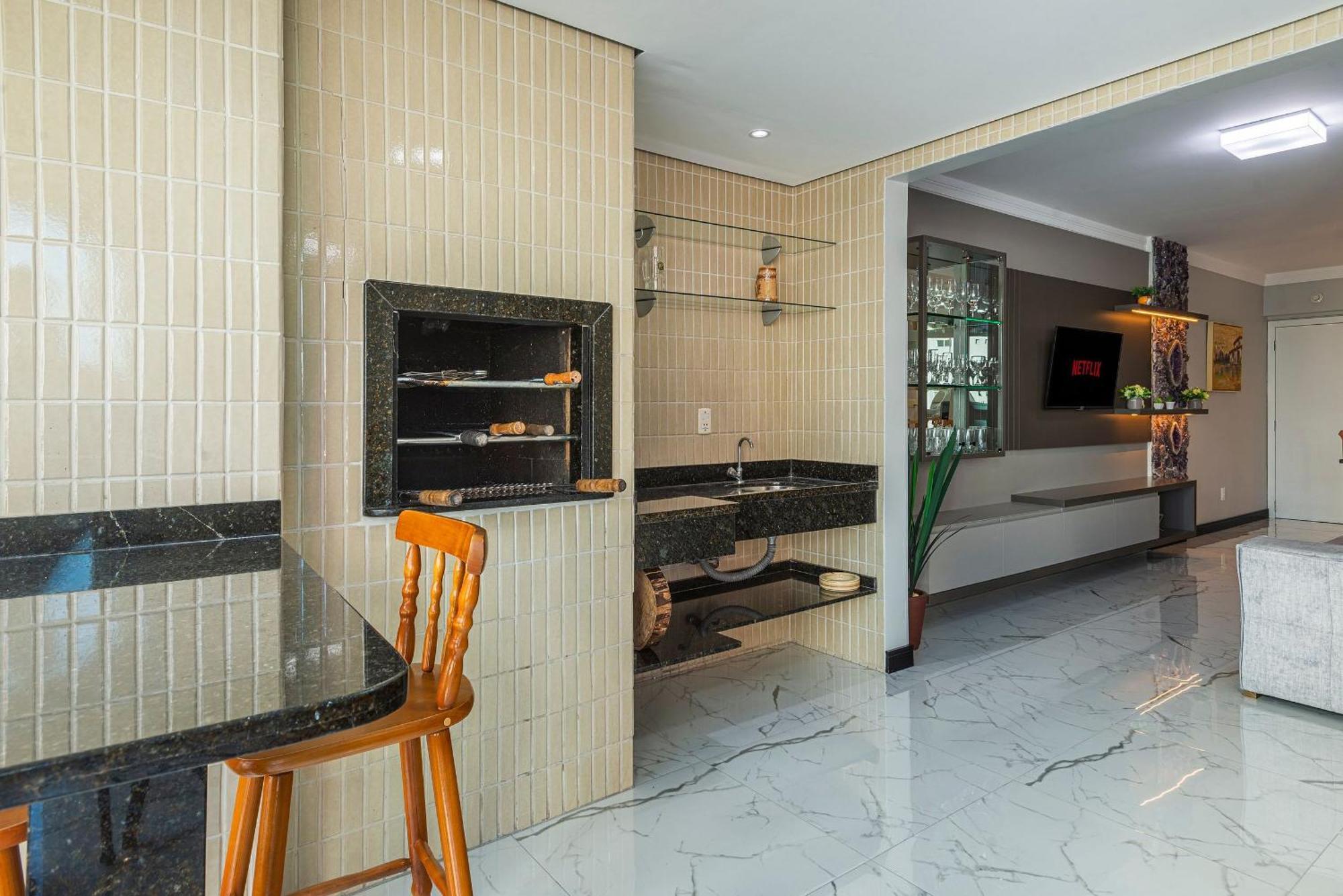 Casa de férias Itnc143- Frente Ao Mar! Amplo Ap Com 3 Quartos+3wc Balneario Camboriu